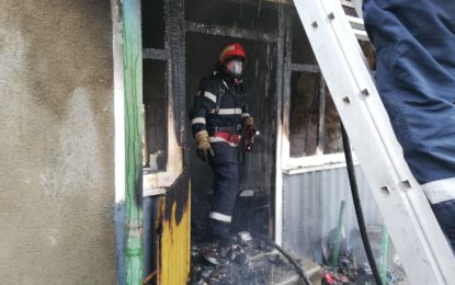 O femeie a fost rănită în urma izbucnirii unui incendiu la o locuință din Poclușa de Barcău