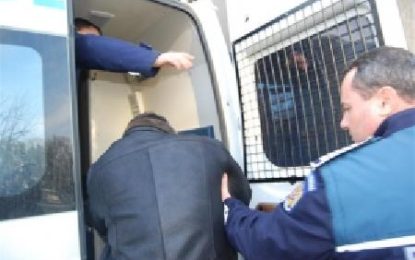 Patru bărbaţi bănuiţi că ar fi sustras peste 3 000 de kg de cupru, în valoare de peste 66.000 de lei, reţinuţi de poliţiştii beiuşeni