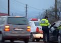 Trei bihoreni, depistați de polițiști în trafic, în timp ce conduceau, deși nu aveau permis de conducere