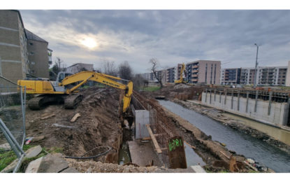 50% gradul de execuție al lucrărilor la noul pod peste Pârâul Peța
