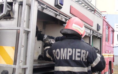 Chiar dacă a suferit arsuri, o tânără din Oradea a reușit să stingă incendiul izbucnit în propria locuință, în câteva minute