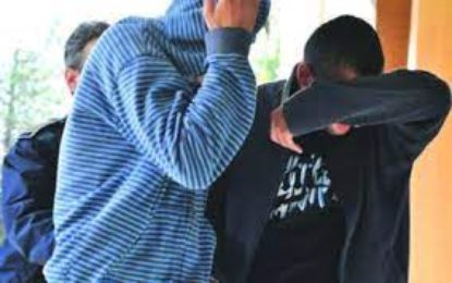 Trei tineri, reținuți de polițiștii orădeni și arestați de magistrați, pentru tâlhărie