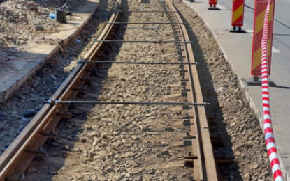 Asfaltul de lângă șinele de tramvai va fi refăcut pe o lungime de 6,3 km, prin aplicarea unui cordon elastic