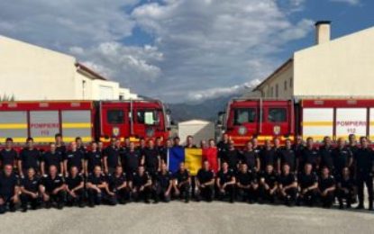 Cei 56 de pompieri, care tip de nouă zile au luptat împotriva incendiilor de pădure din Grecia, şi-au încheiat cu succes misiunea