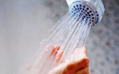 Sâmbătă, la ora 23, se reia furnizarea apei calda pentru consumatorii de la patru puncte termice