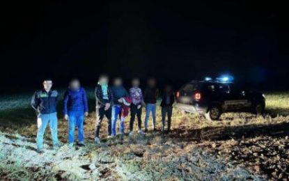 Șase cetățeni marocani depistați în apropierea frontierei cu Ungaria