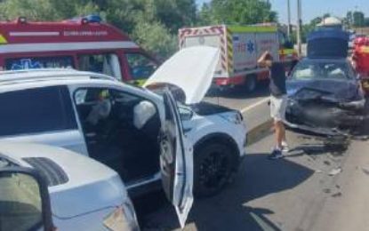 Două autovehicule implicate într-un acroșaj în Oradea