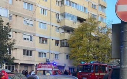 Un bărbat, în vârstă de 64 de ani, aflat într-o situație de urgență în propriul apartament, a fost salvat de pompierii aleșdeni, în această dimineață