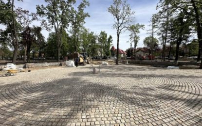 Continuă lucrările de reamenajare a Parcului Petőfi