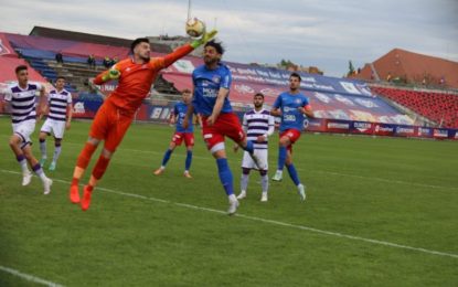 Doar egal în derby-ul cu Poli Timişoara, deşi FC Bihor a avut meciul în mână şi a evoluat şi în superioritate numerică
