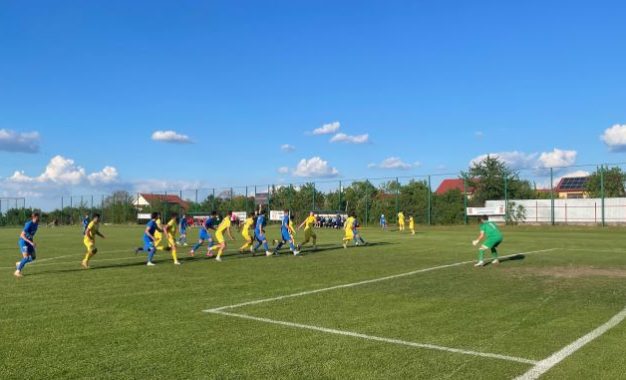 O nouă victorie clară în deplasare şi FC Bihor este cu un picior la barajul de promovare!