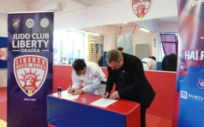 FC Bihor a încheiat un parteneriat de colaborare cu JC Liberty, în beneficiul grupelor de copii şi juniori!