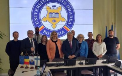„Aveți cea mai mare comunitate de rezidenți finlandezi din România”, a spus, în vizita sa la Universitatea din Oradea, ambasadoarea Finlandei la București, Excelența Sa doamna Leena Liukkonen