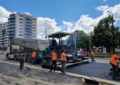 Se toarnă primul strat de asfalt pe Calea Aradului