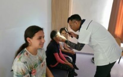 Consultaţii oftalmologice din partea dr. Ryan Bhageerutty pentru copiii din Centrul de Zi de pe Calea Clujului