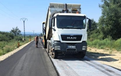 Primul strat de asfalt pe drumul județean de la Balc