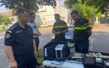 Acțiuni ale polițiștilor rutieri din Bihor pentru informarea conducătorilor auto cu privire la cele mai noi modificări în domeniul legislației rutiere