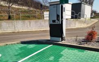 O nouă aplicație utilizată de stațiile publice de încărcare a mașinilor electrice