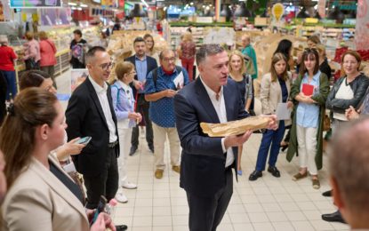 Auchan România la aniversarea de 18 ani: peste 440 de magazine, prețuri mici și  acțiuni de anvergură pentru un comerț sustenabil