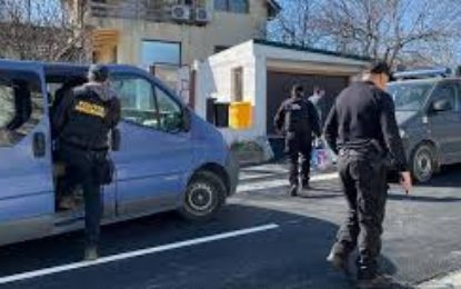 Acţiunile poliţiştilor de imigrări în luna septembrie: 371 de activităţi specifice şi 228 de străini depistaţi în situaţii ilegale