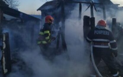 Incendiu de natură electrică izbucnit la o gospodărie din Bălaia
