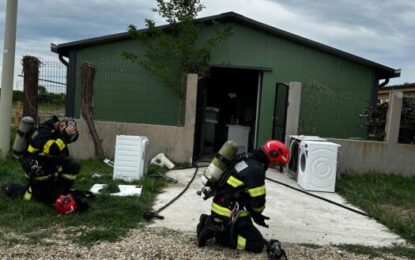 Incendiu de amploare, la o magazie cu electrocasnice
