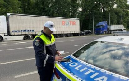 Polițiștii rutieri din Bihor, în acțiune în cadrul operațiunii „Truck & Bus”, pentru verificarea transportului rutier de persoane și marfă