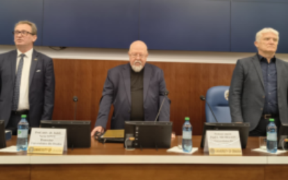 Profesorul emerit Paul E. Michelson, la Universitatea din Oradea, despre „lucrurile care ne fac oameni
