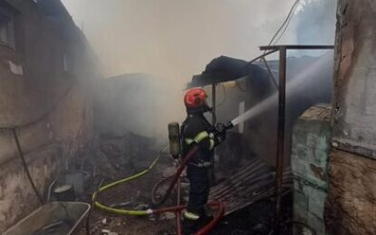 Incendiu violent în Vadu Crișului