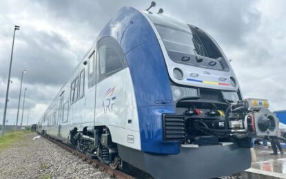 Primul tren electric regional PESA, prezentat public la Oradea